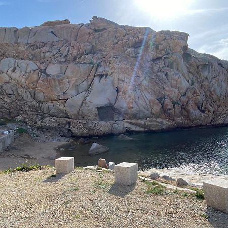 Appartamento Il Caracolo A Cala Francese La Maddalena  Exterior photo