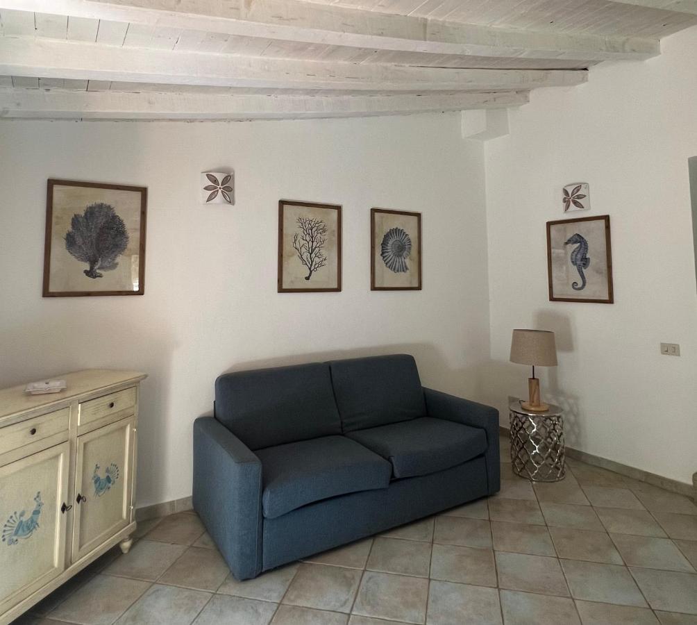 Appartamento Il Caracolo A Cala Francese La Maddalena  Exterior photo
